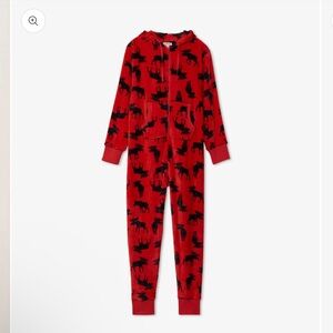 No signs of wear. I never reach for it. 
Moose fleece onesie. Soft and cozy